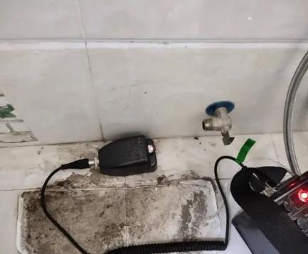 万荣屋顶漏水维修公司分享下卫生间漏水的危害及解决方法